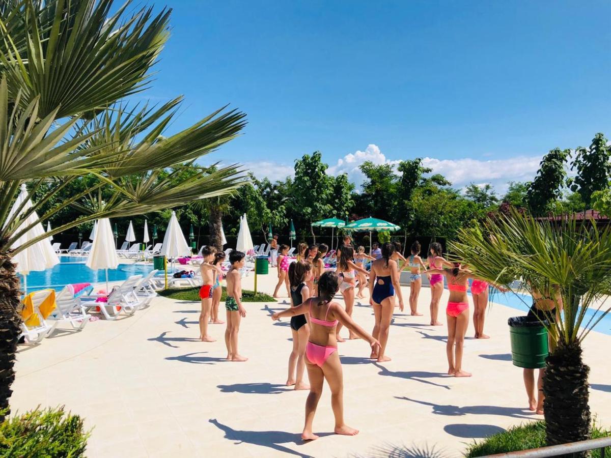 Gardenland Resort Bushat Exterior foto