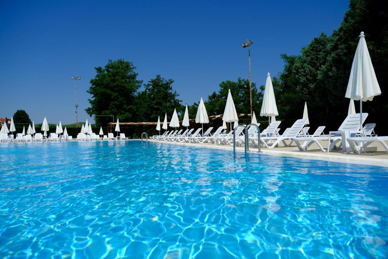 Gardenland Resort Bushat Exterior foto