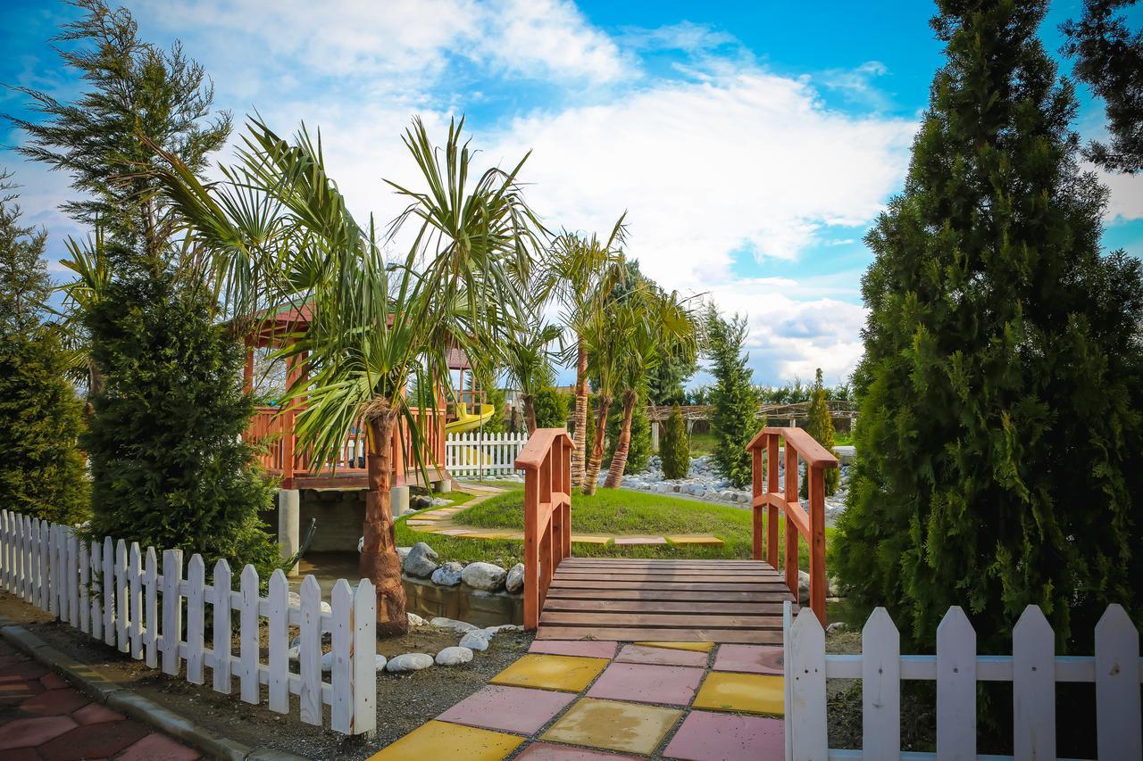 Gardenland Resort Bushat Exterior foto