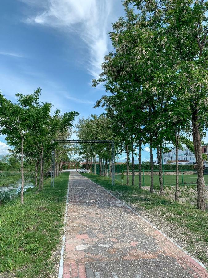 Gardenland Resort Bushat Exterior foto